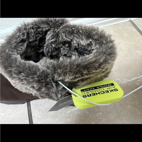 SKECHERS ON THE GO JOY SNOW BOOT Ladies size 8 - Picture 9 of 9